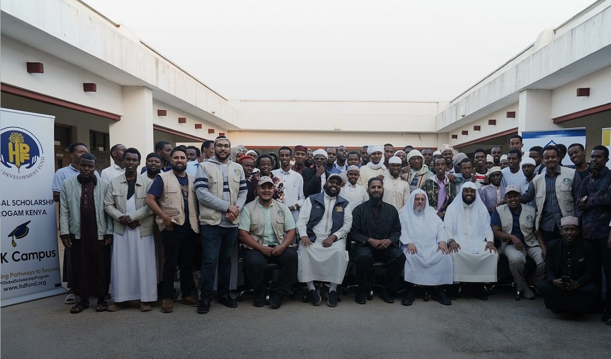 Shaykh Yahya Raaby from United Kingdom (second right), Mufti Hussain Kamani from the Qalaam Institute in the United States (in black Kanzu) and HDF CEO, Shaykh Abdurahman Kariye during a visit at the Islamic University of Kenya in September this year where they inspired students with insights on academic success and the integration of faith in education.