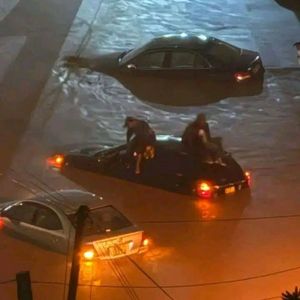 Ten people die as Nairobi is marooned in floods
