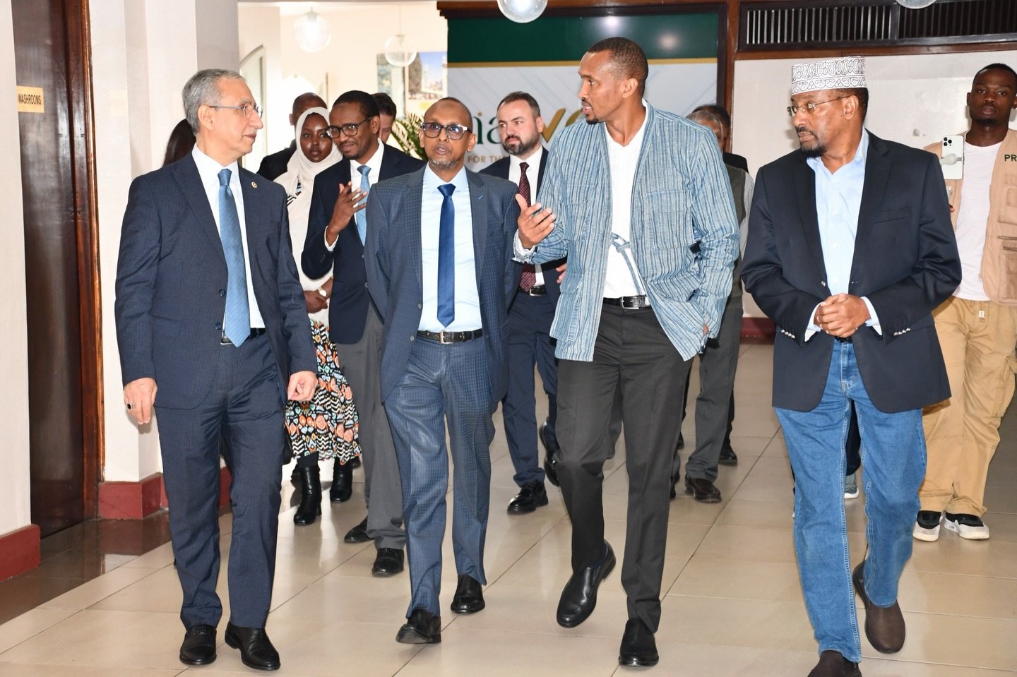 Visiting Turkiye MP Prof. Abdurrahim Dusak with Jamia Mosque officials Abdirazak Warfa, Hussein Abdinassir and Billow Kerrow