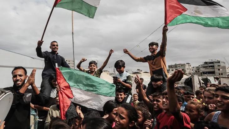 Hamas and "Israel" have reached a ceasefire agreement.