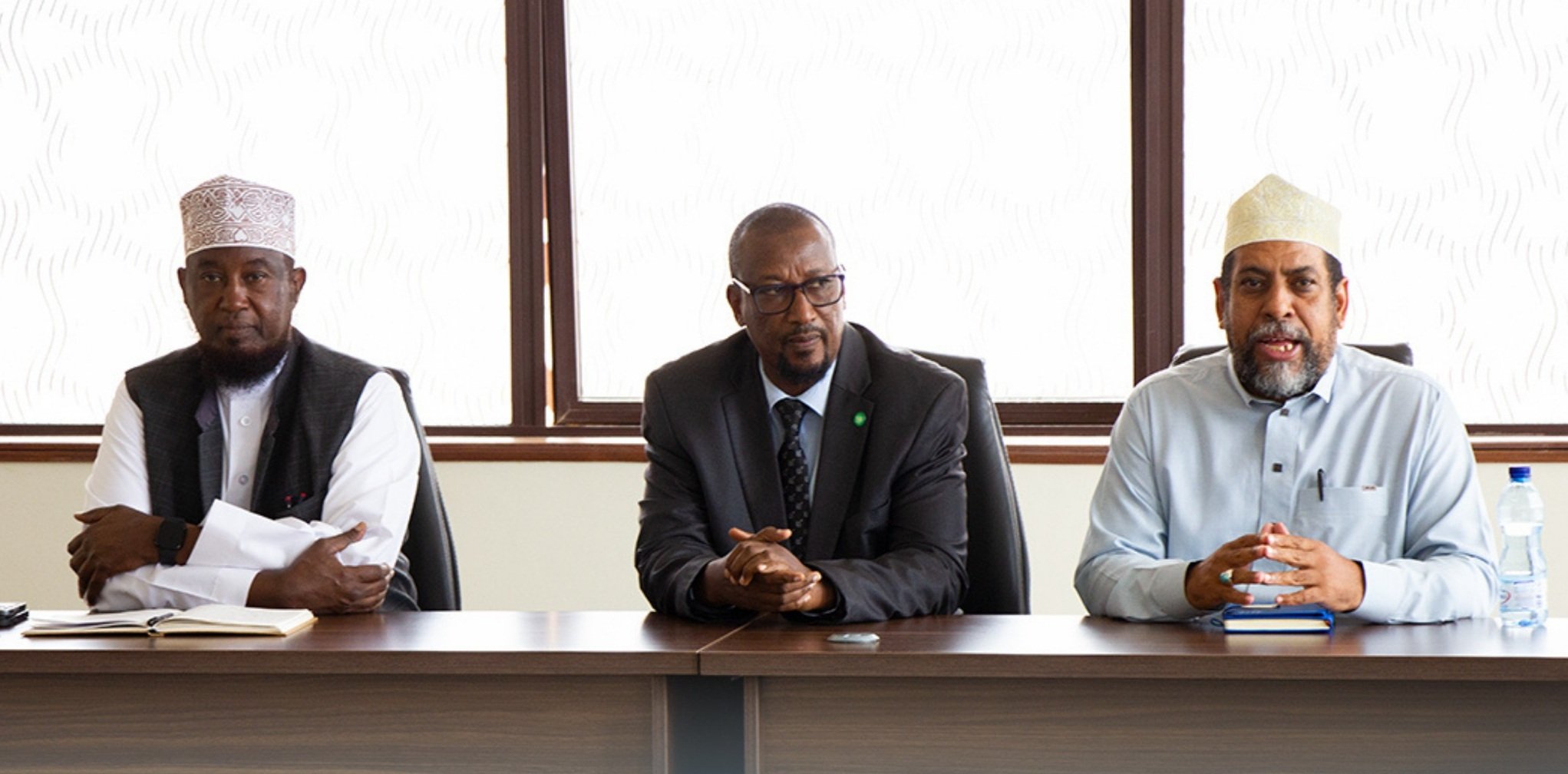 The Vice Chancellor for Academics, Dr Ali Sunkar (right) introduces the new Vice Chancellor Dr Mohamed Abdinoor Dahir to the University fraternity. On the left is Sheikh Dr Mohammed Osman, the University chairman