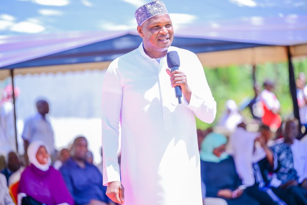 Farouk Kibet speaks during the fundraiser for Mugai Mosque in Malava, Kakamega county