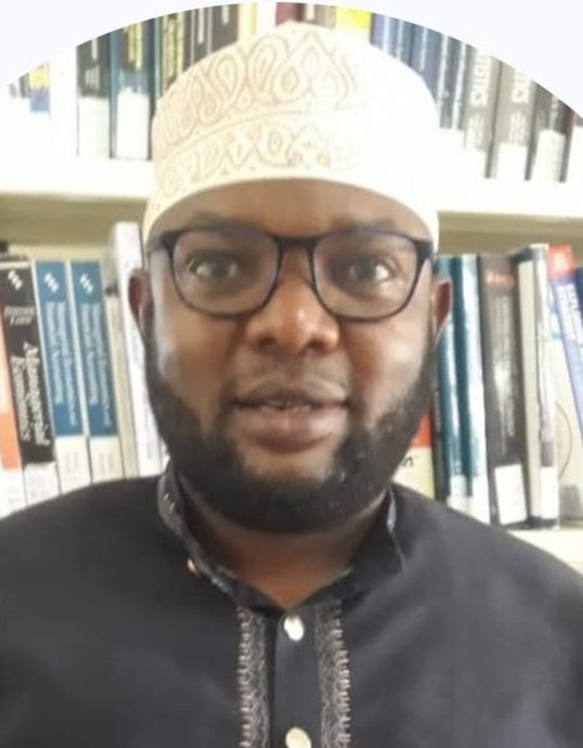 Dr Adam Khamis