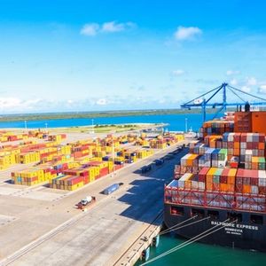 Lamu Port sets record in East and Central Africa as largest vessel docks