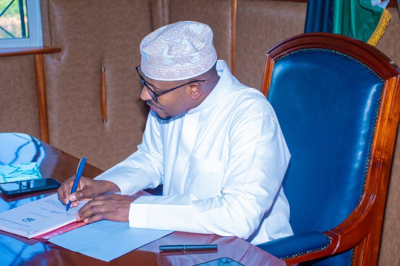 Wajir Governor signs law to regulate miraa and substance abuse