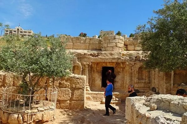 Quran: The Science in the story of the Cave