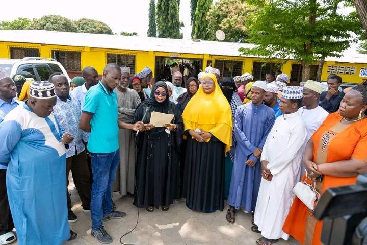 Mombasa Women MP Zamzam Mohammed together with Likoni residents addresses the media on the hijab ban at Consolata Primary School in Likoni