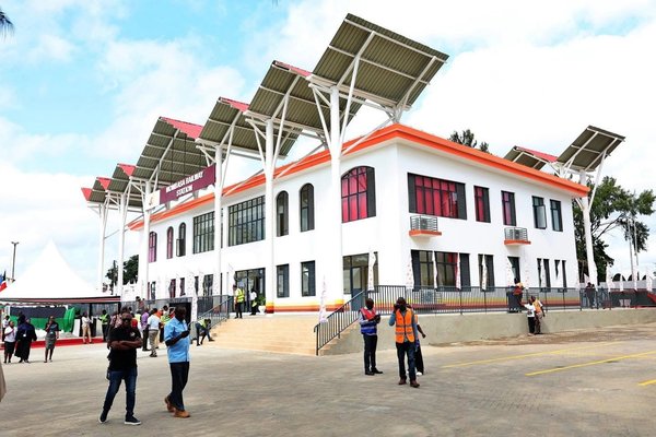 Ruto commissions Mombasa commuter railway service
