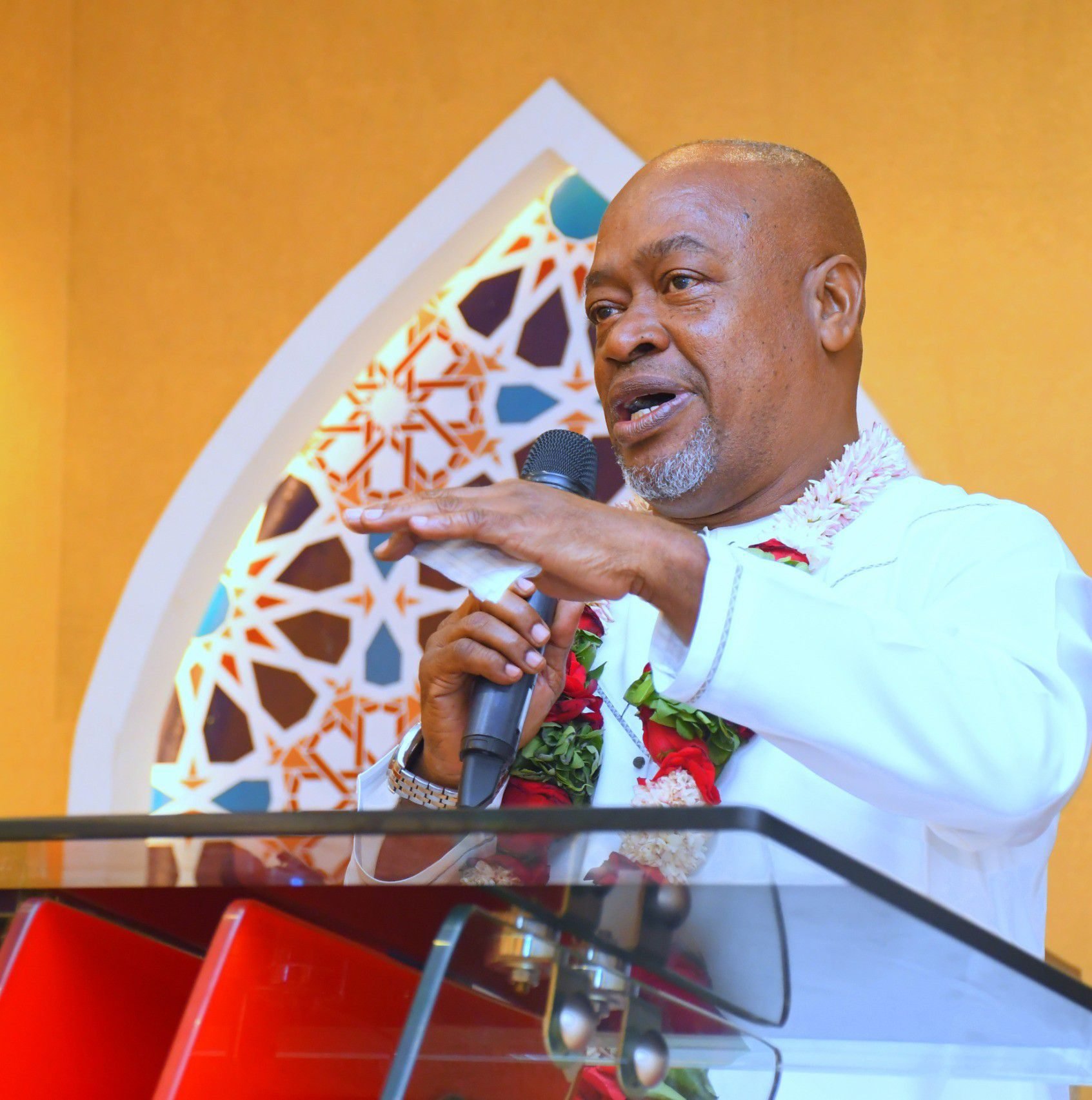 Veteran journalist Mohamed Hassan
