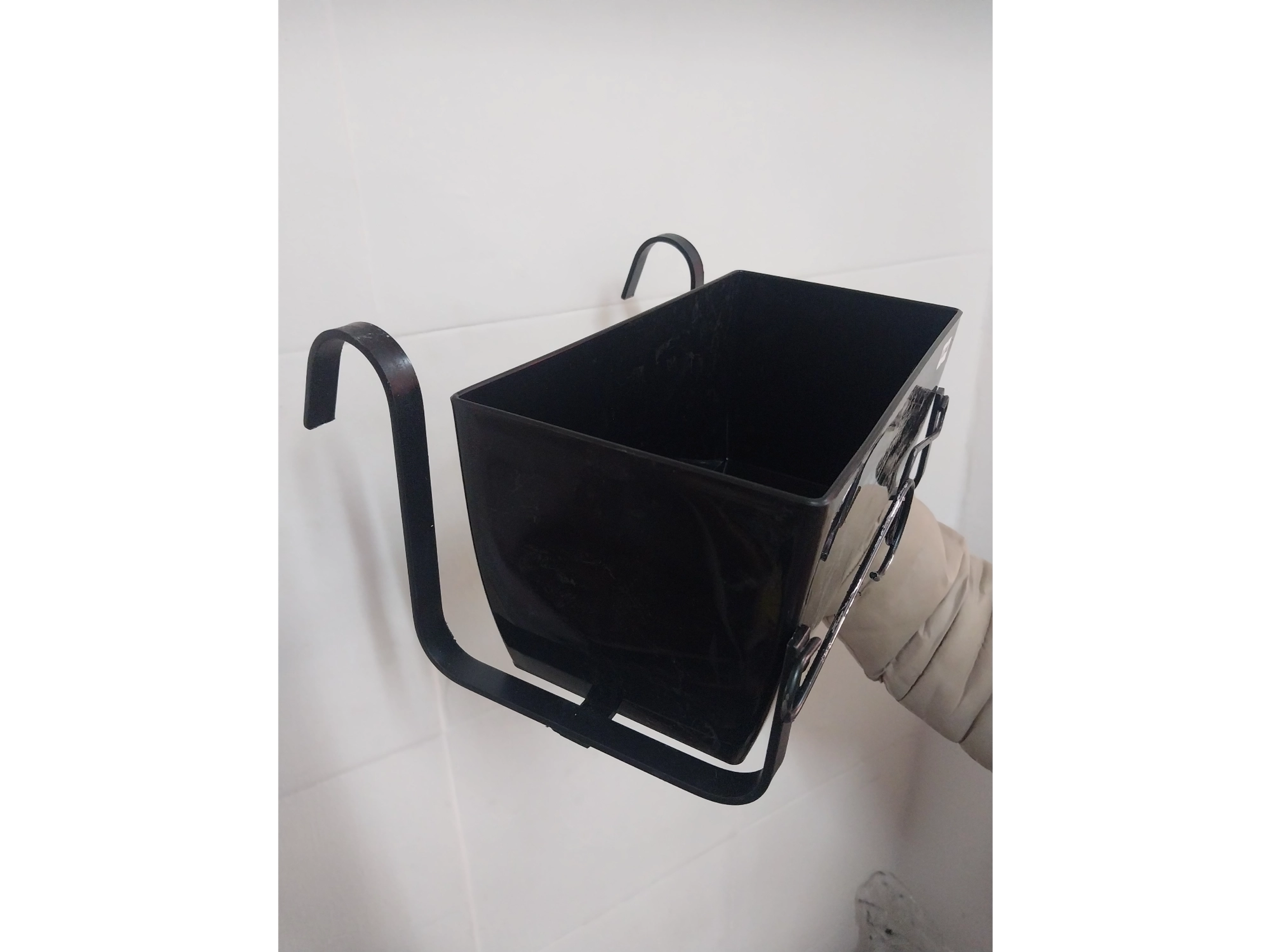 maceta rectangular con soporte