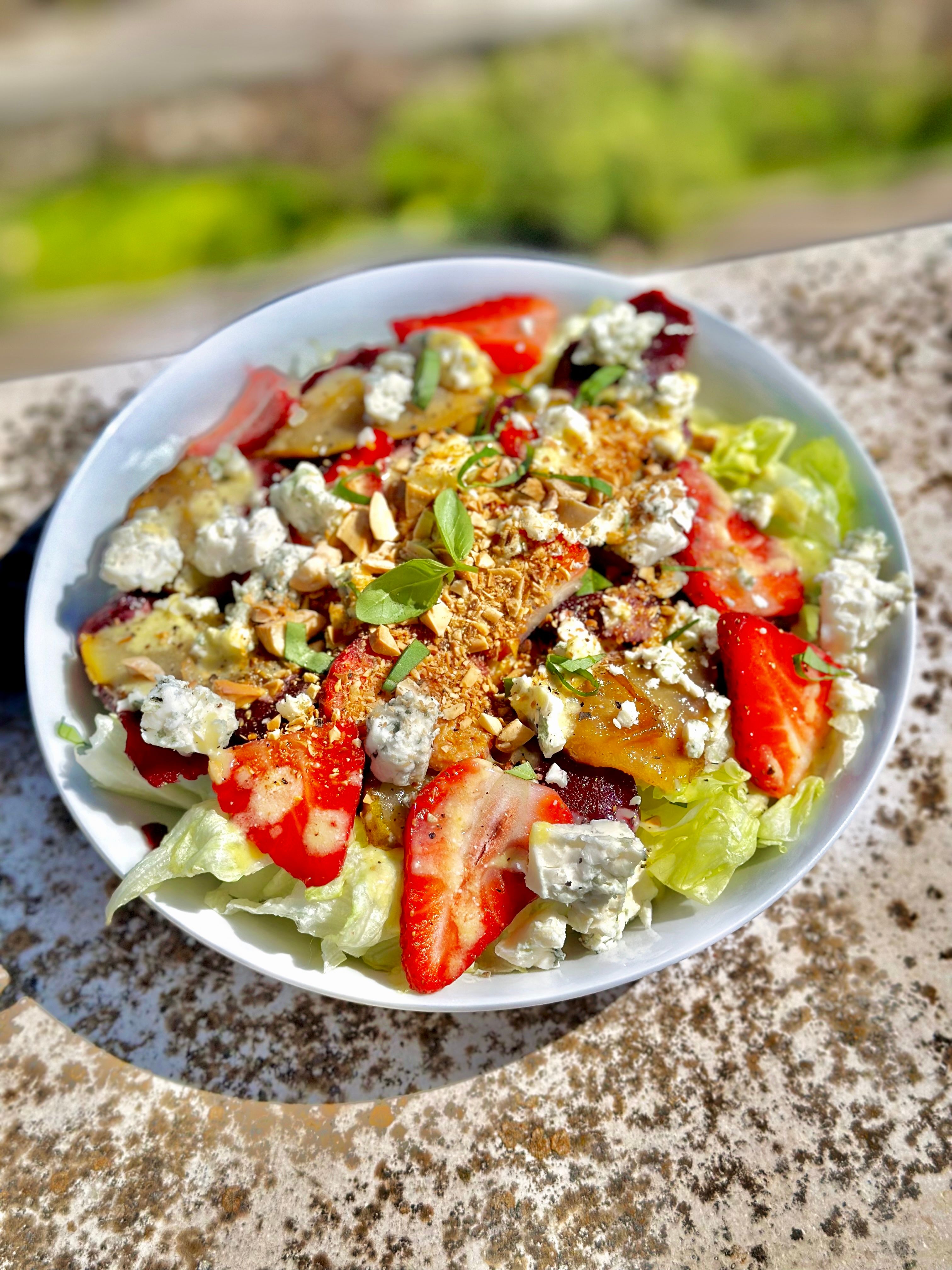 salatka-z-gruszka-i-burakiem