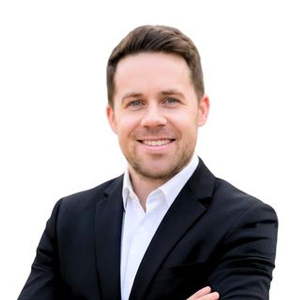 Karl Burns — Founder & Principal Mortgage Adviser