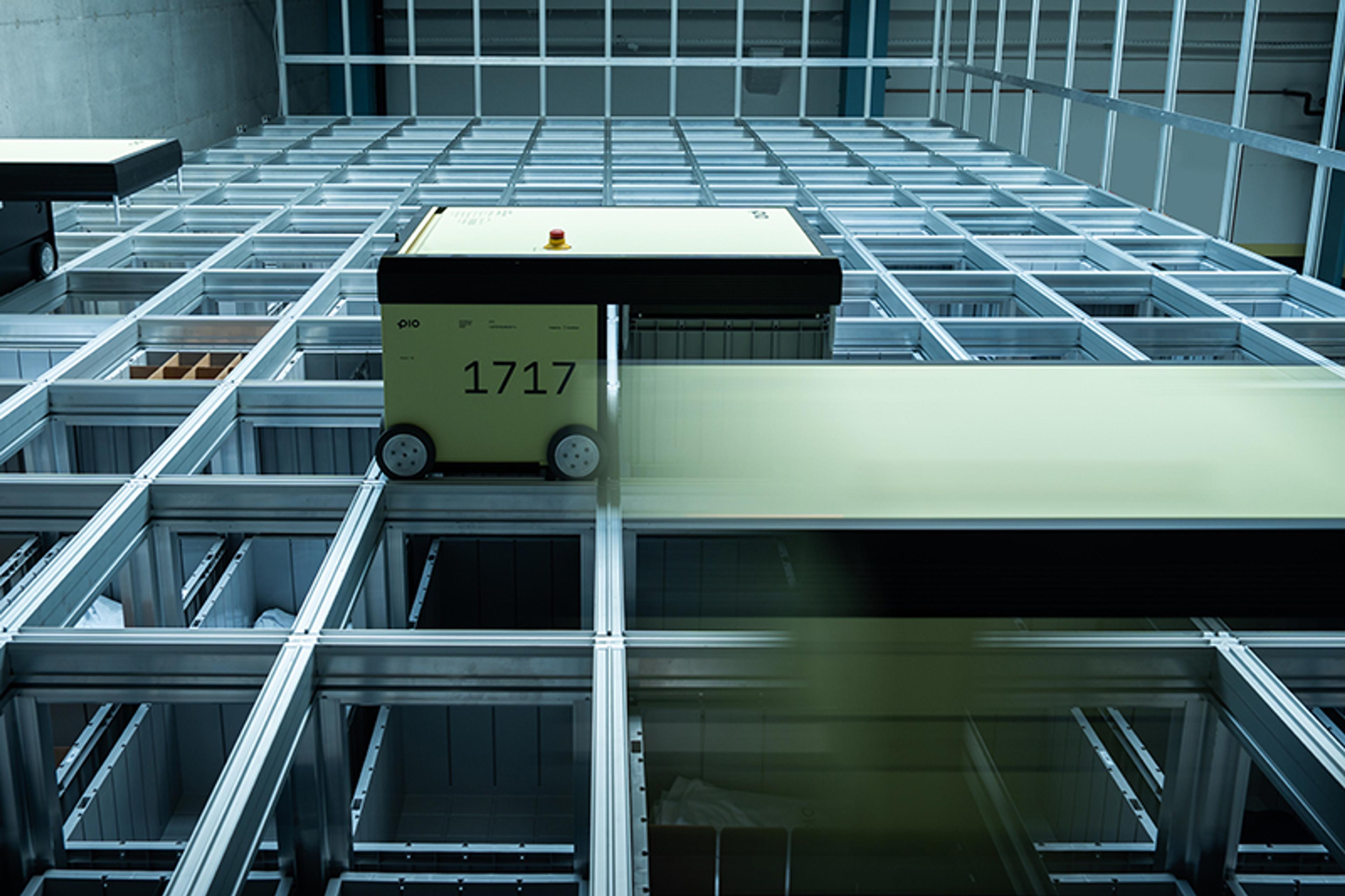 How to save energy and costs in your warehouse by using warehouse automation such as Pio