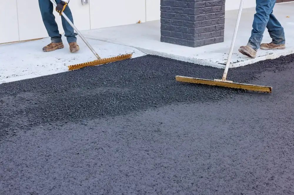 Independent insurance agent in Goose Creek SC helping a South Carolina contractor compare general liability workers compensation and commercial auto insurance options.