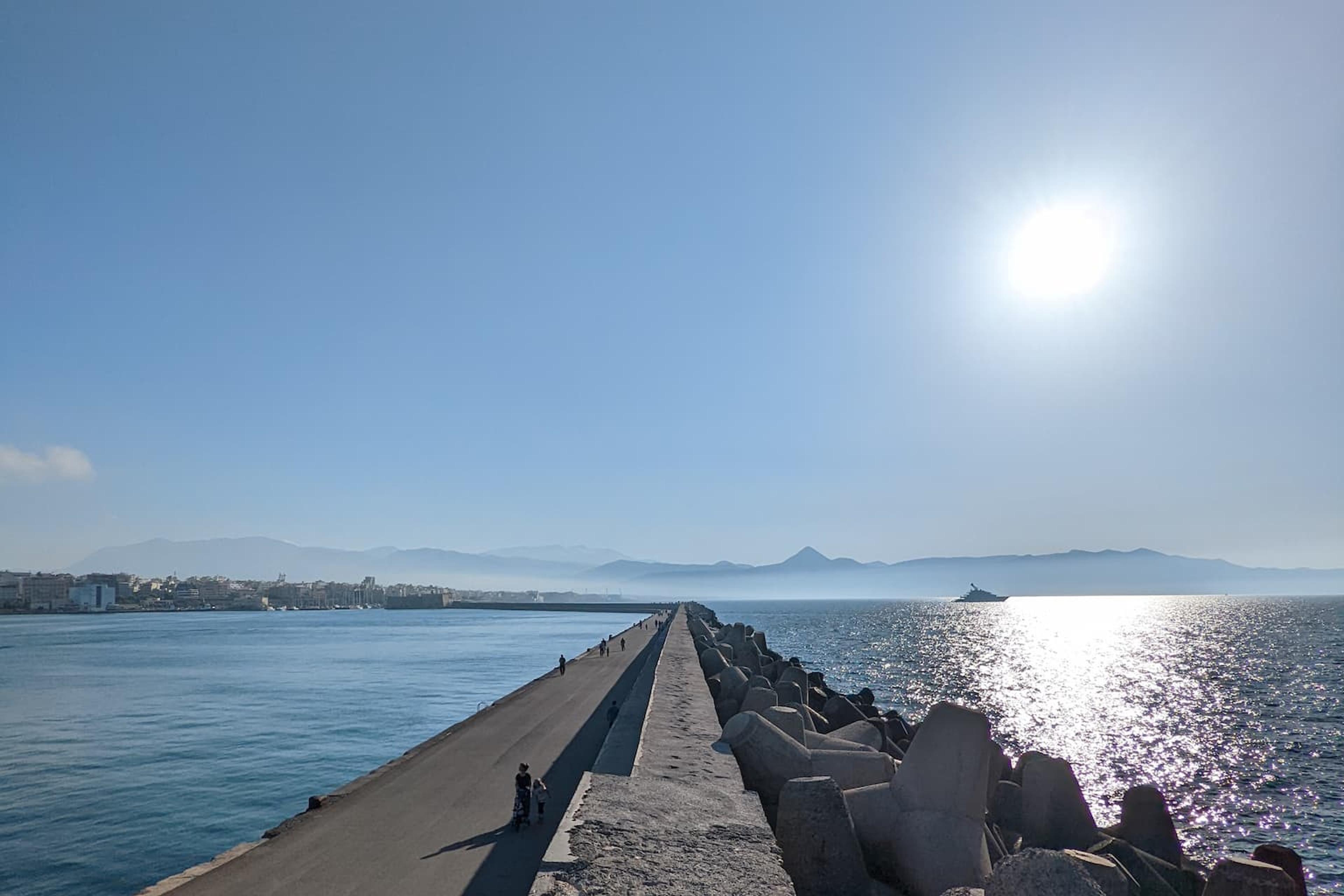 view over the 2.5 km break wave