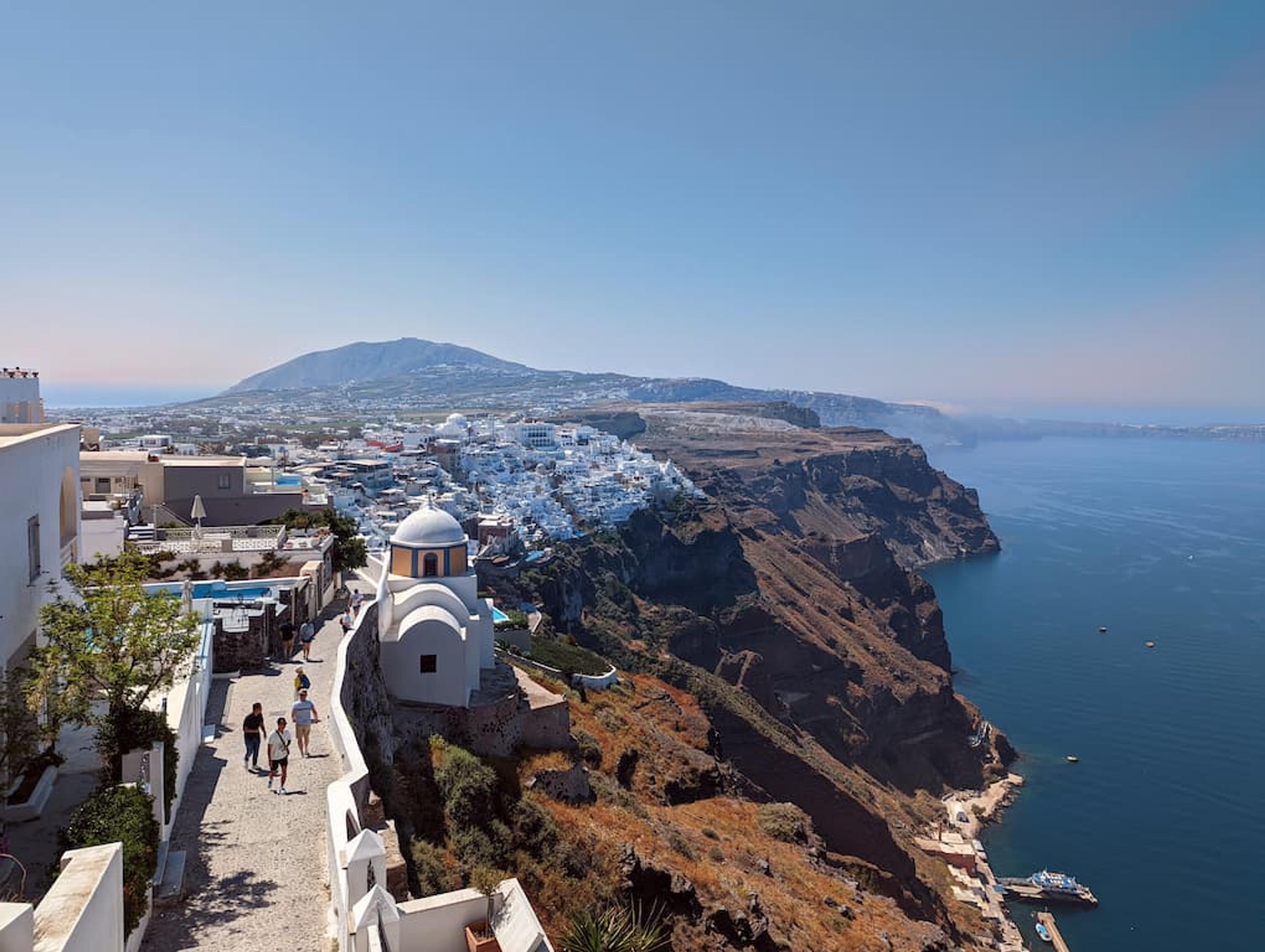 The cliff side town of Fira 