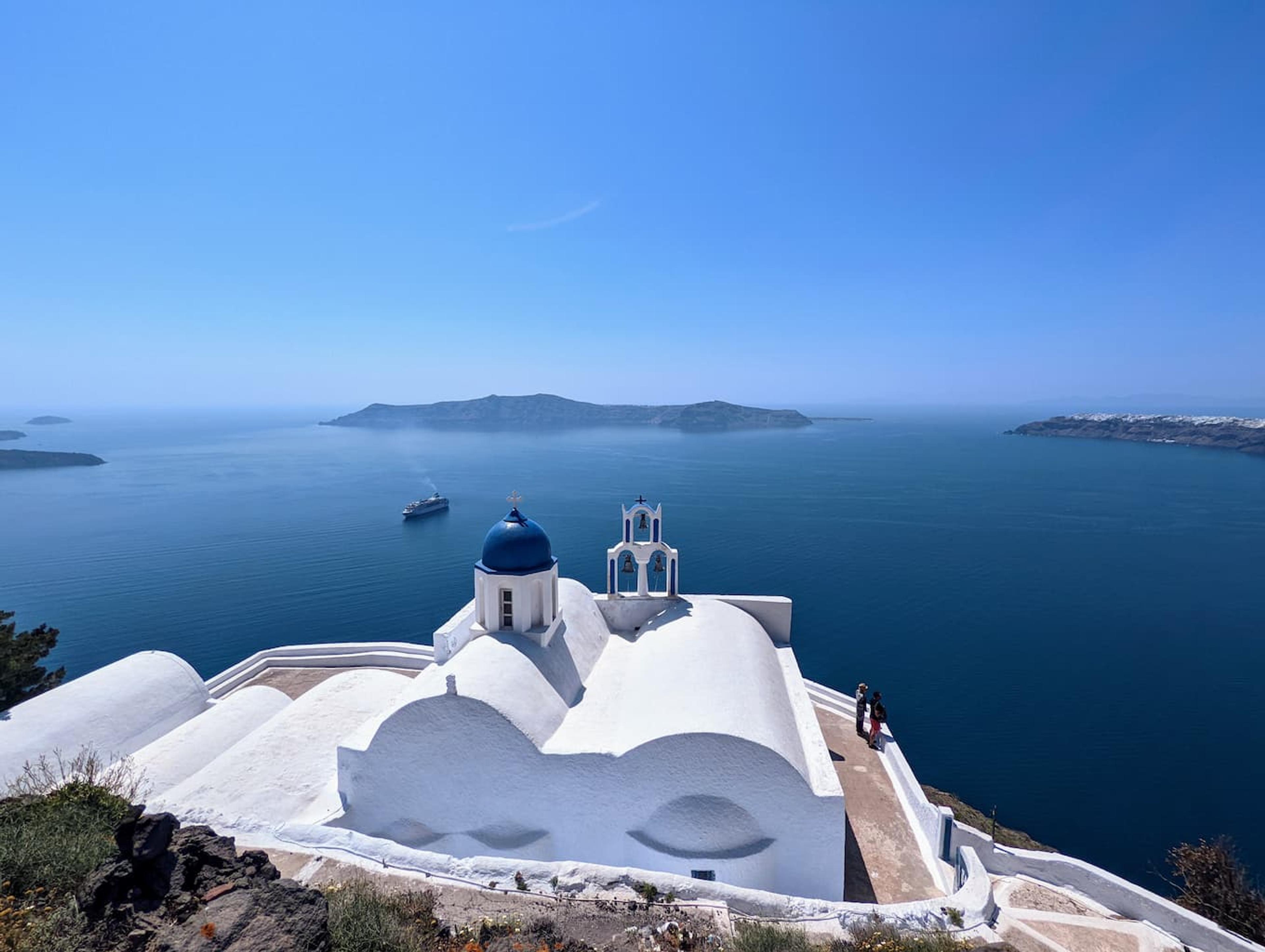 Chapel overlooking the west coast of Santorini