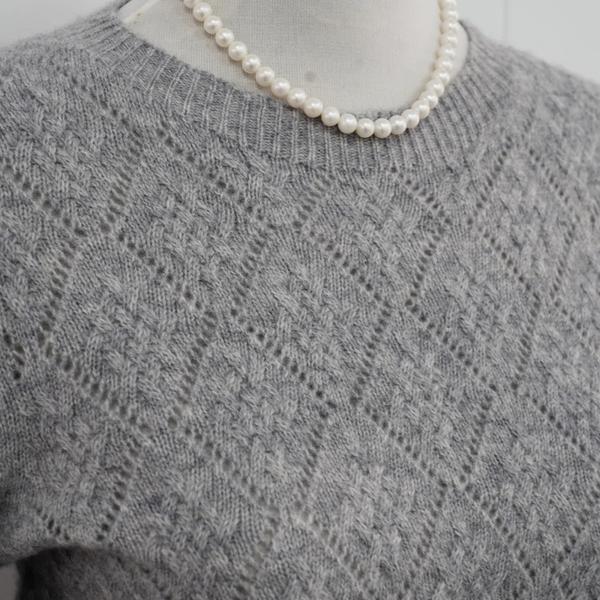 s010Heather Gray Grid Texture Crew Neck Knit Sweater 4