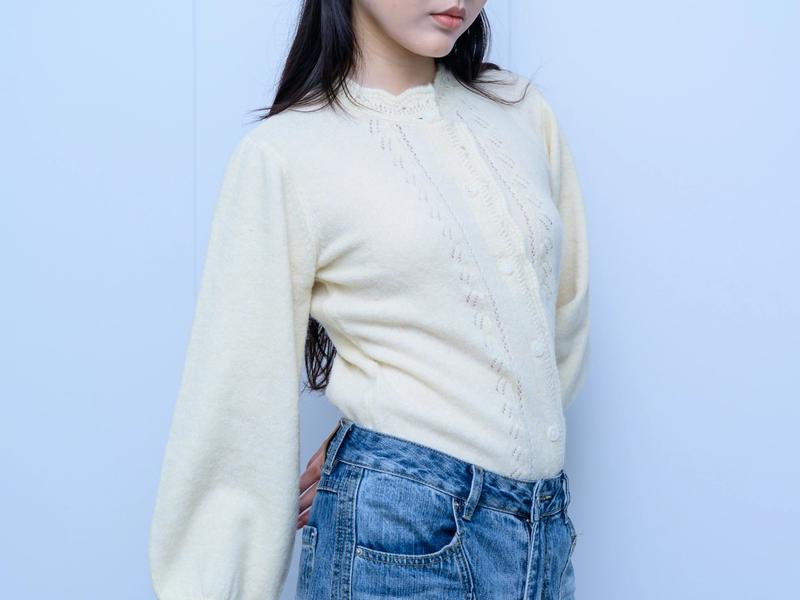 s049Cream Yellow Textured Ruffle Collar Knit Cardigan