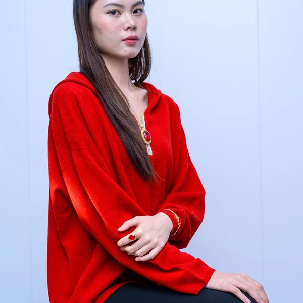 s029Bright Red Oversized Hooded Knit Sweater 2