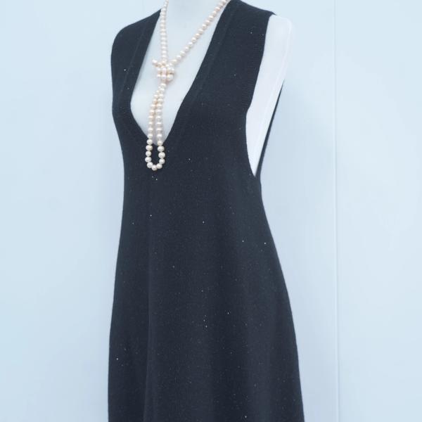 s006Black V-Neck Sleeveless Knitted Dress 2