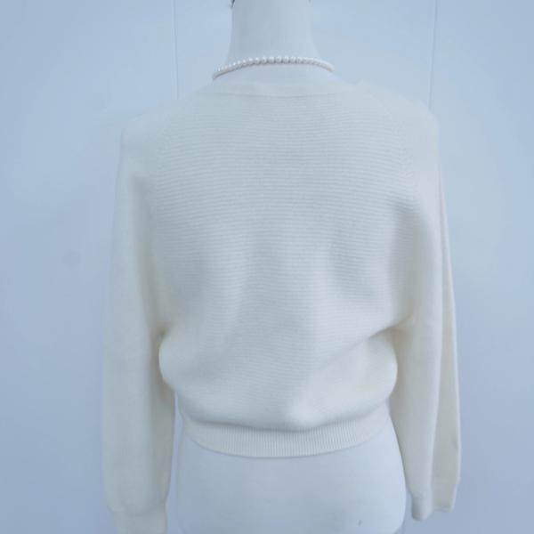 s001Cream White V-Neck Textured Knitted Cardigan 4