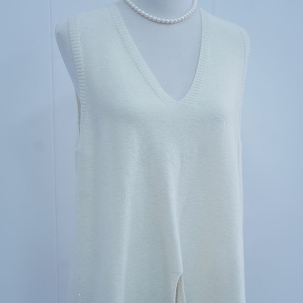 s002Cream White V-Neck Split-Side Knitted Vest 5