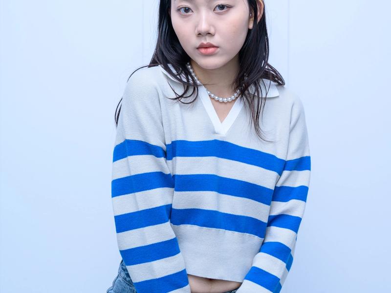 s054Contrast Stripe Collared V-Neck Cropped Knit Sweater