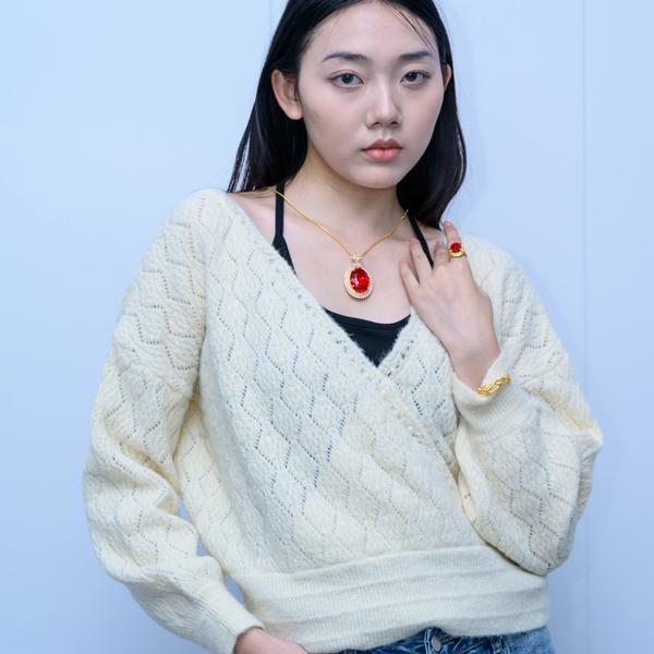 s055Cream Yellow Diamond Lace V-Neck Relaxed Knit  2