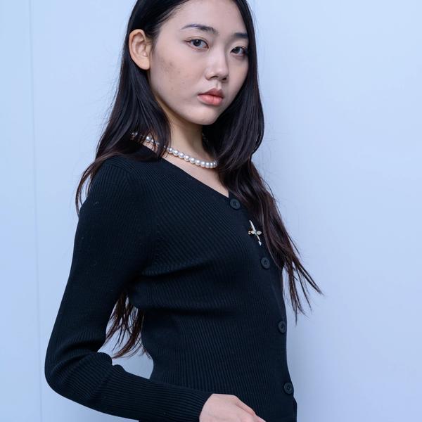 s044Classic Black Vertical Rib V-Neck Knit Cardigan 4