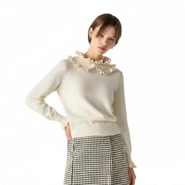 s097Off-White Ruffled Collar Knit Top 3