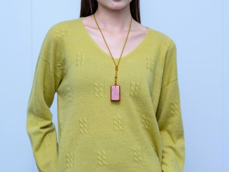 s032Lemon Yellow Textured V-Neck Knit Sweater
