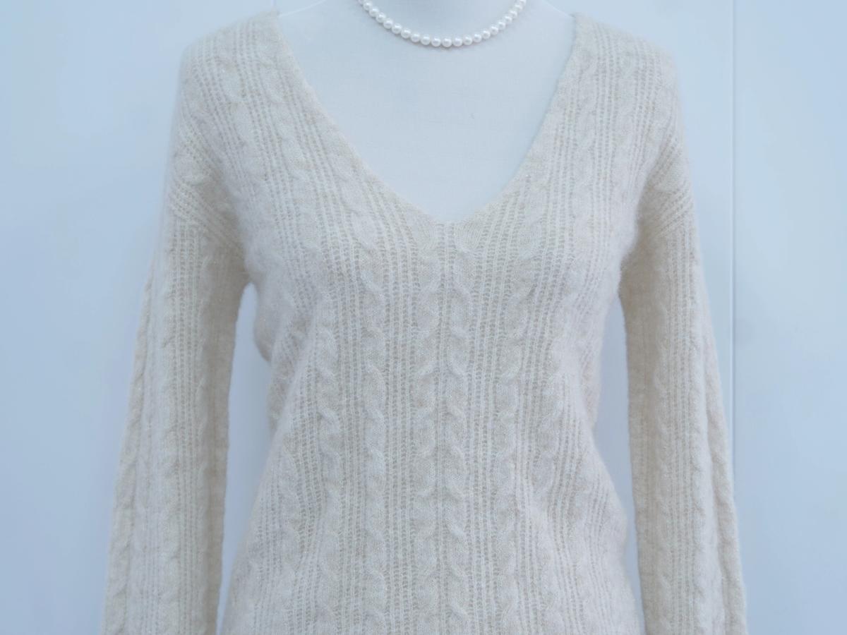 s004Beige Apricot V-Neck Cable-Knit Sweater