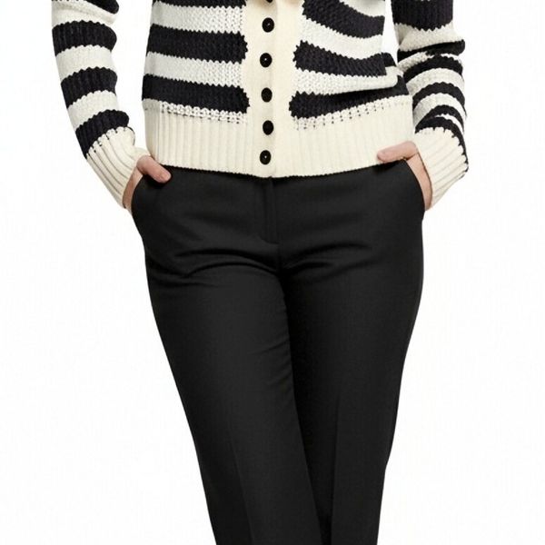 s082Black & White Striped Ruffled Knit Cardigan 3