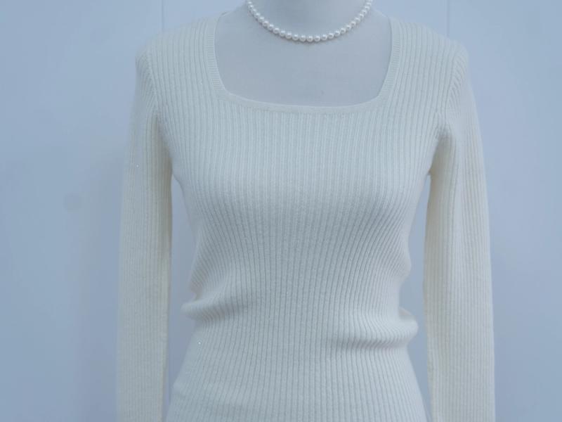 s003Cream White Square-Neck Ribbed Knitted Base Layer