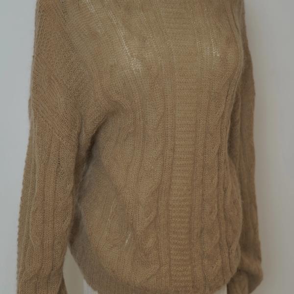 s026Camel Mohair Cable Knit Crew Neck Sweater 3