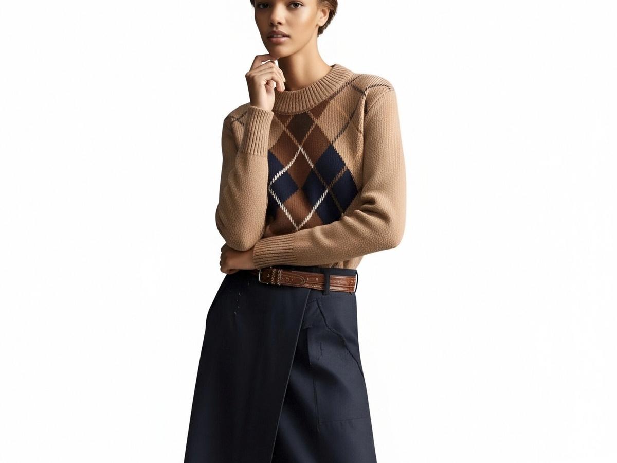 s095Camel Argyle Vintage Knit Sweater