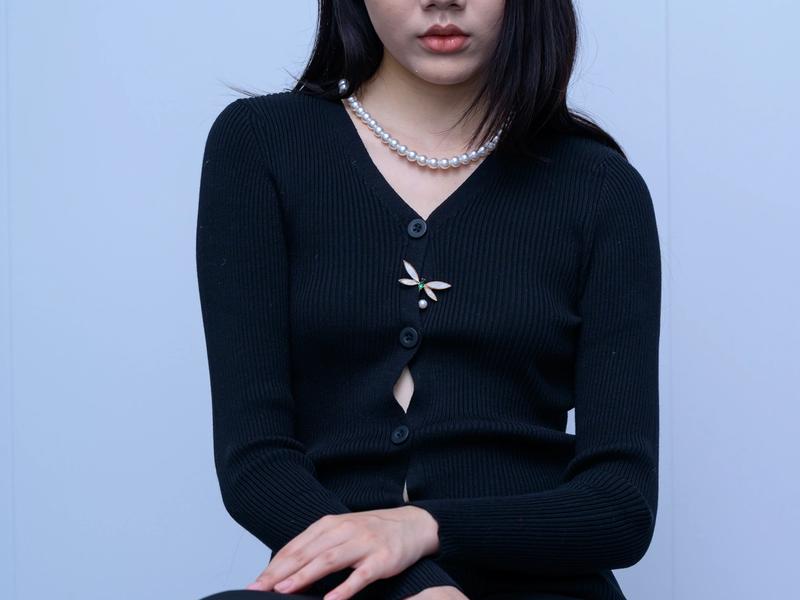 s044Classic Black Vertical Rib V-Neck Knit Cardigan