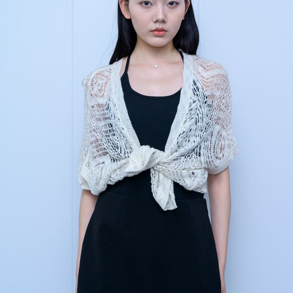 s028Off-White Diagonal Hollow-Out Tie-Front Knit Cardigan 4