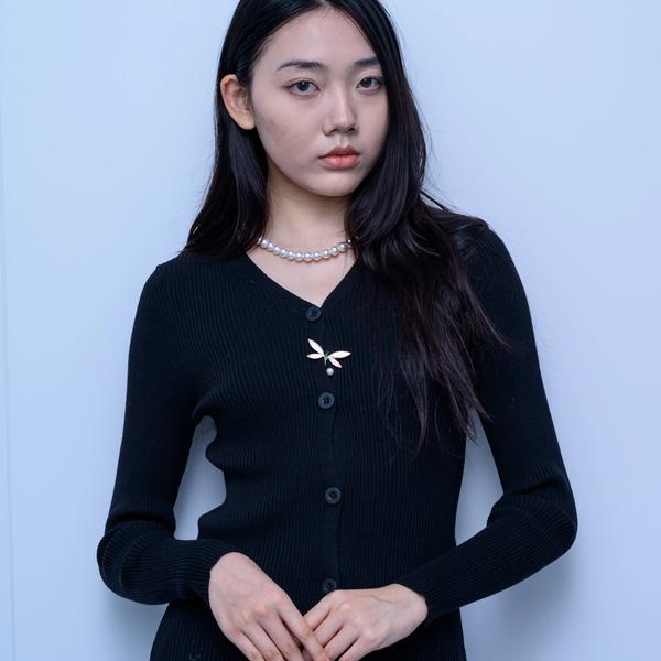 s044Classic Black Vertical Rib V-Neck Knit Cardigan 2