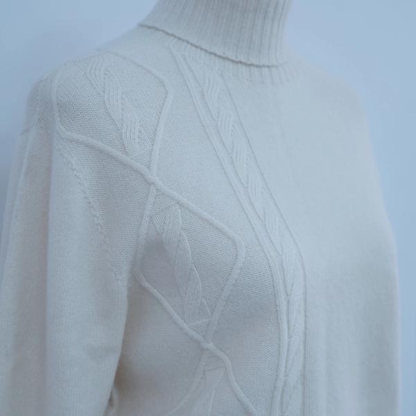 s012Cream White Mock Neck Cable-Knit Sweater 2