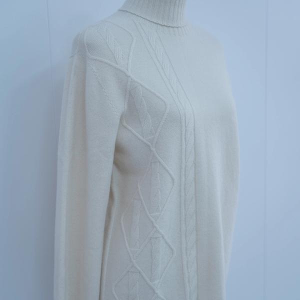 s012Cream White Mock Neck Cable-Knit Sweater 3