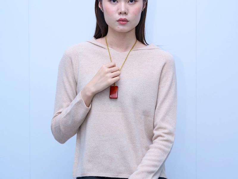 s031Misty Soft Hooded V-Neck Knit Top