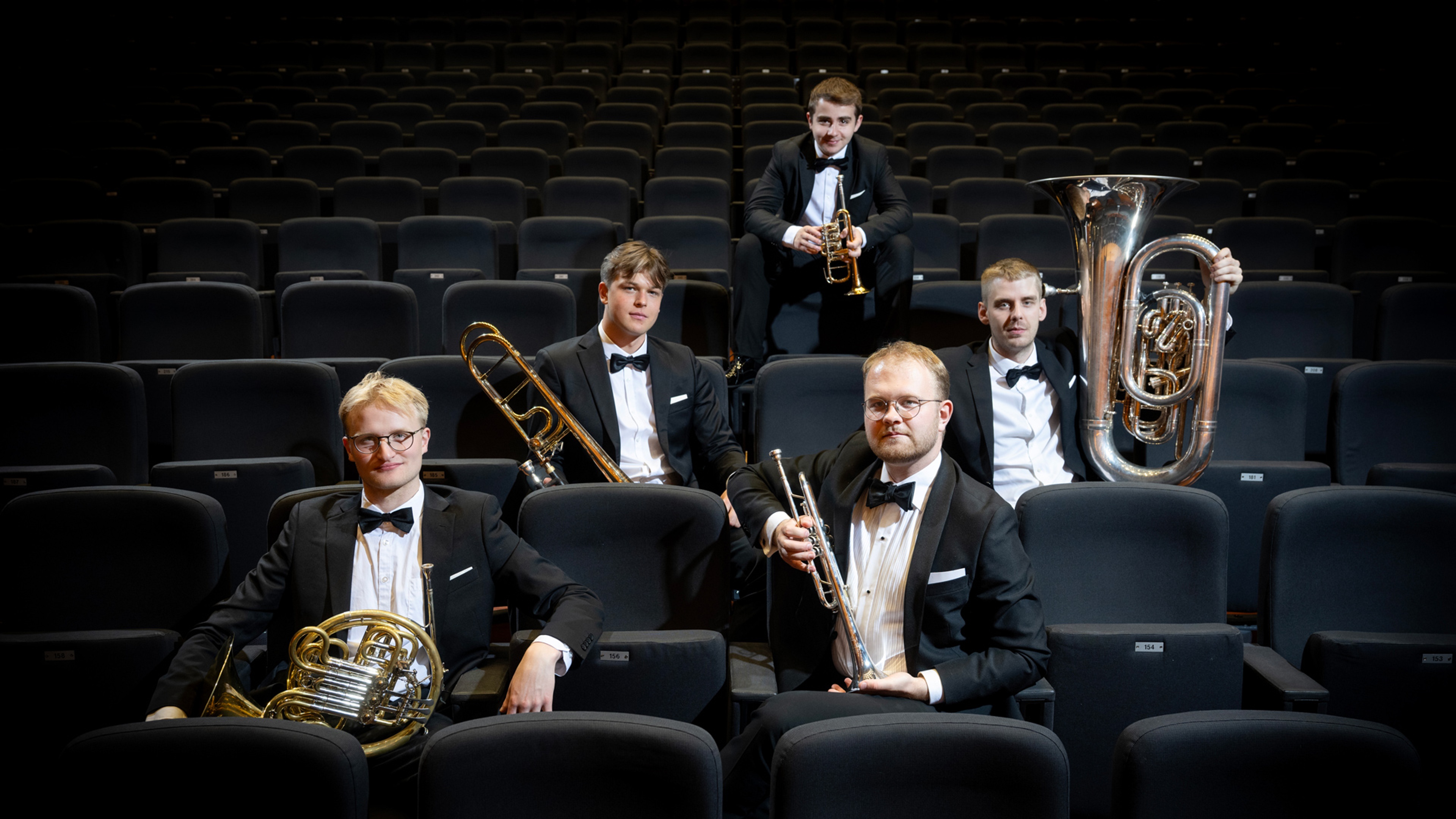 De fem blåsmusikerna i BrassUnit.