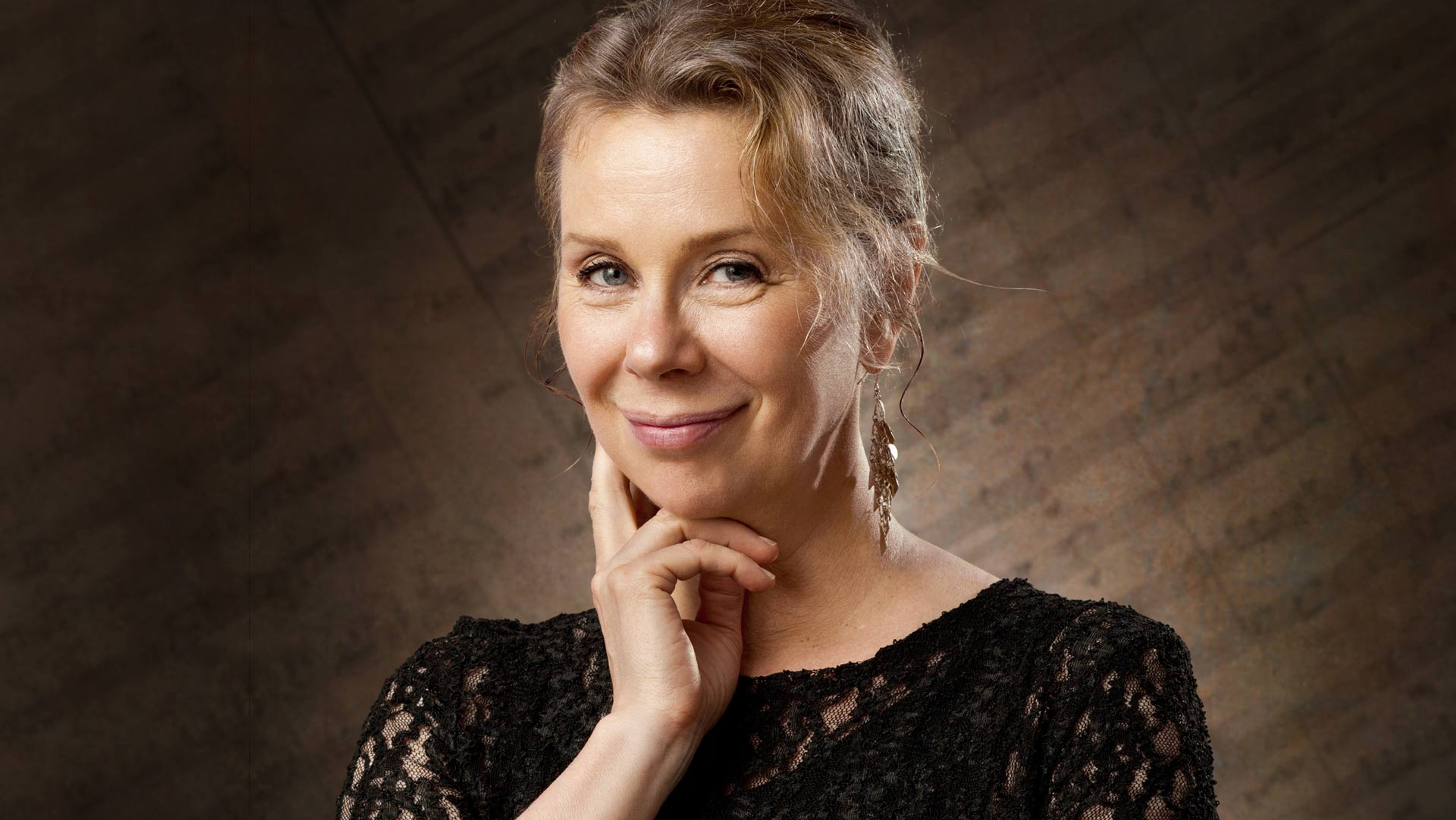Porträttbild av Ann-Sofie Söderqvist.