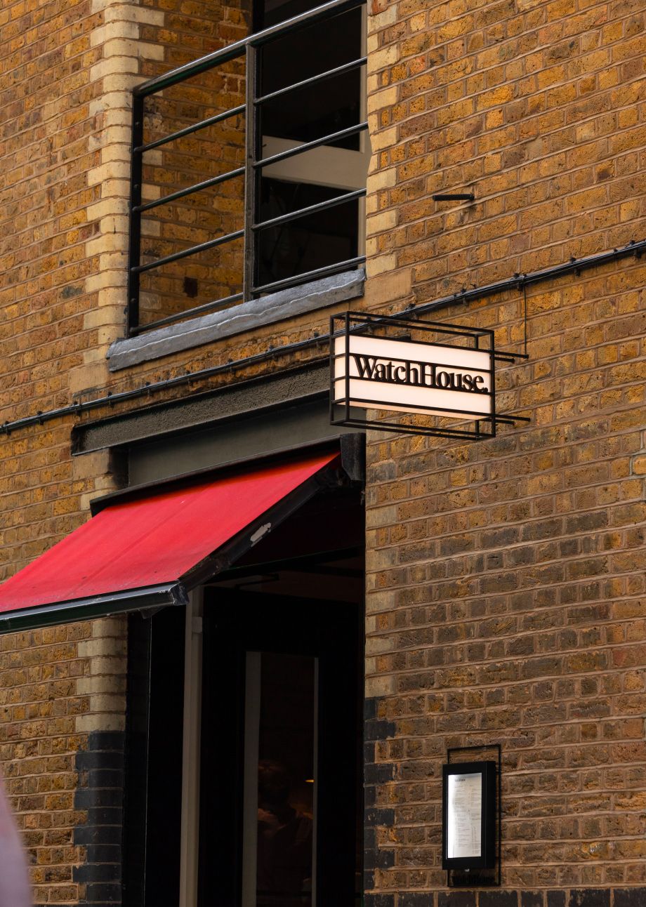 EverythingInBetween_WatchHouse_Signage_4