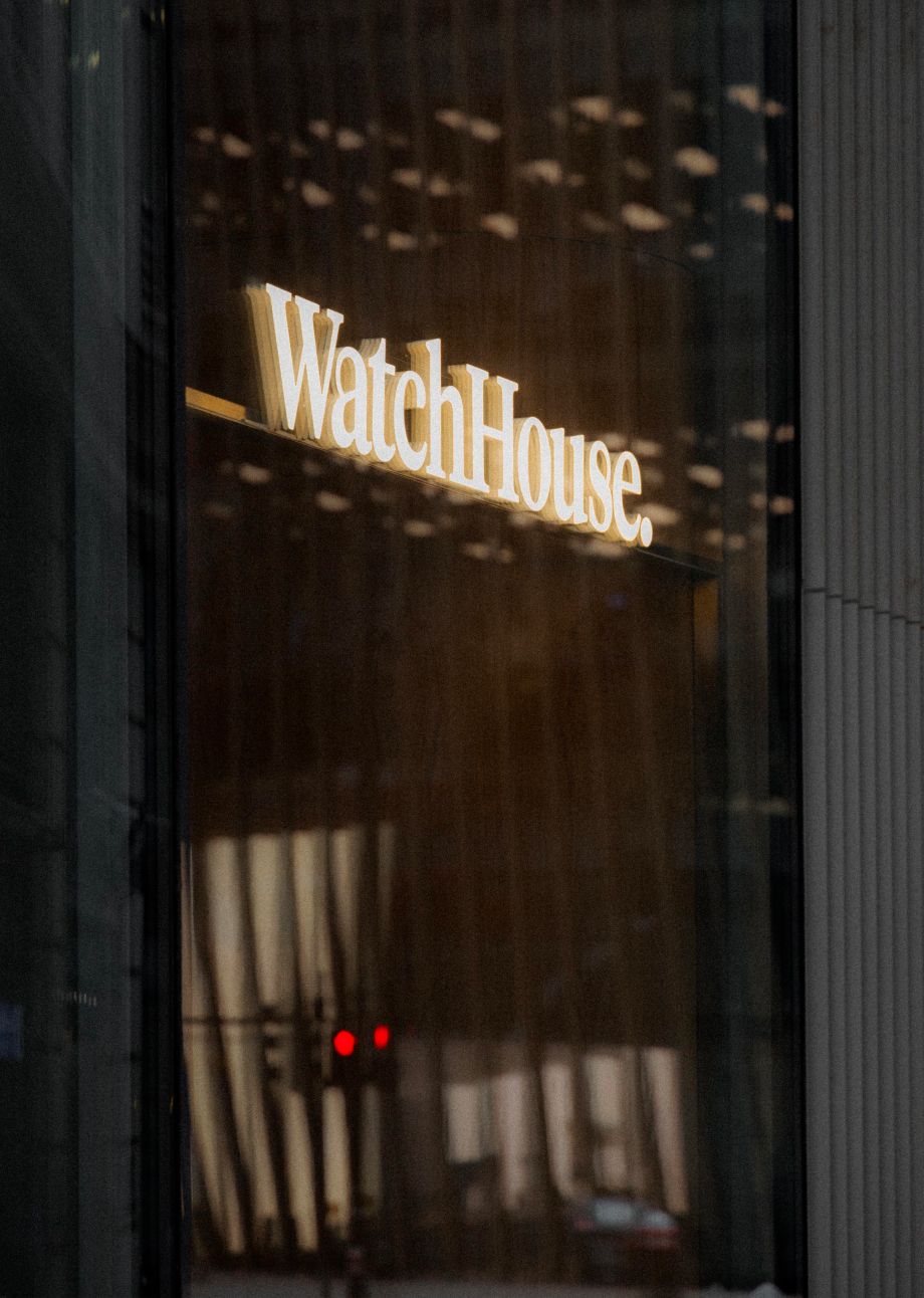 EverythingInBetween_WatchHouse_Signage_12