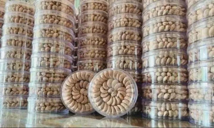 500gr/hộp- Điều A Cồ xếp hoa,Hạt điều còn vỏ lụa xếp hoa,hạt giòn béo,thơm ngon,tốt cho sức khỏe