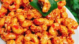 Hạt Điều Rang Tỏi Ớt – Món Ăn Vặt Ngon Khó Cưỡng Từ Tuổi Thơ Đến Bàn Nhậu