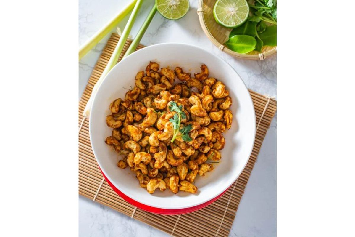 Hạt Điều Tomyum Là Gì? Sự Giao Thoa Ẩm Thực Đầy Cảm Hứng